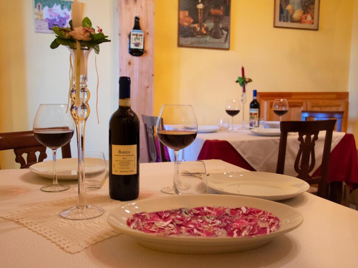 Villa Goccia Di Vino La Morra Kültér fotó