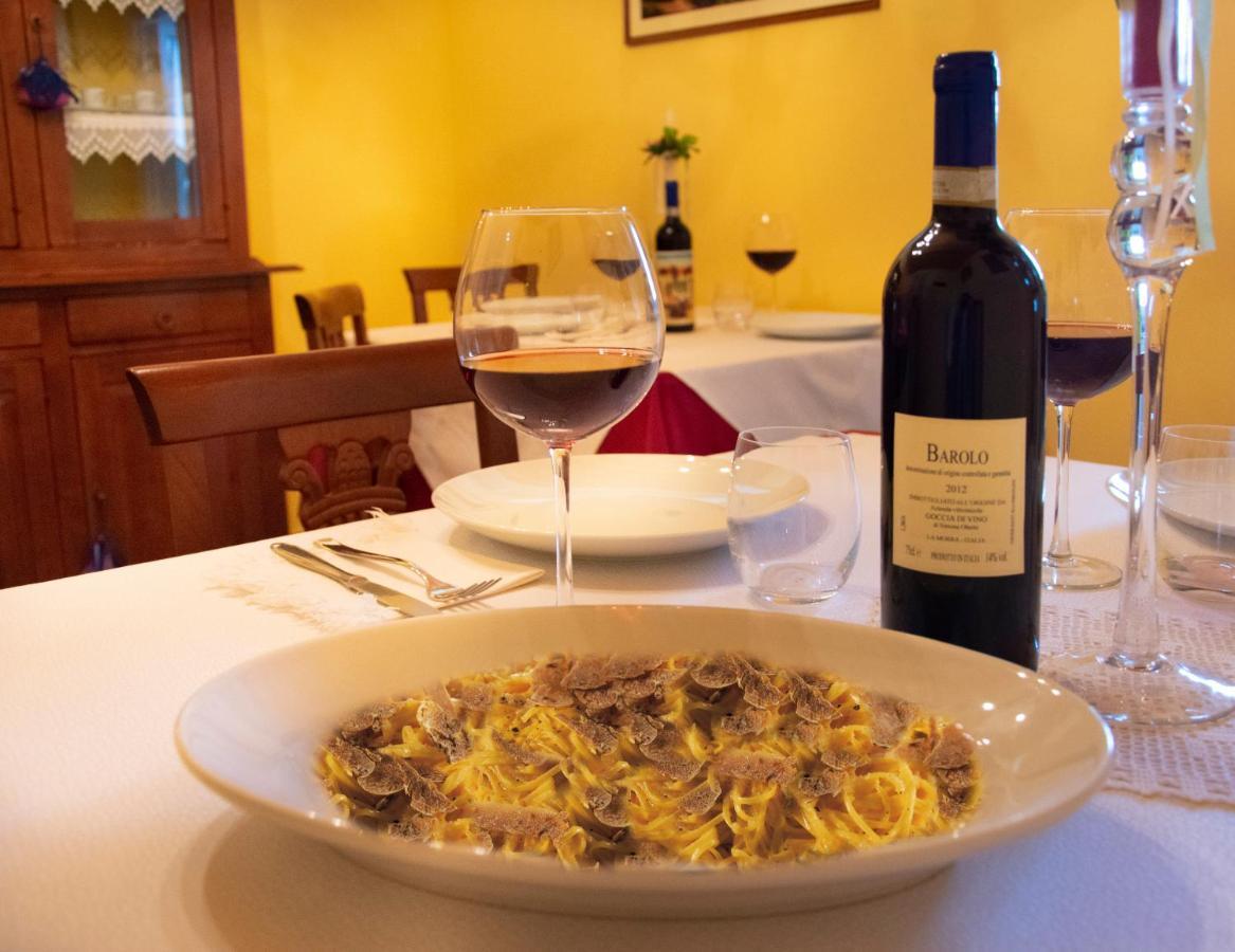 Villa Goccia Di Vino La Morra Kültér fotó