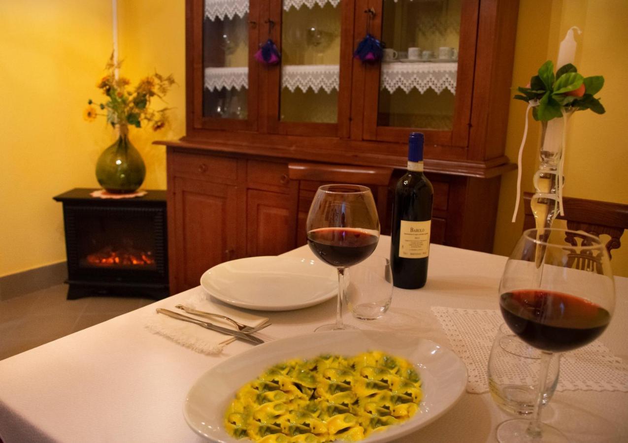 Villa Goccia Di Vino La Morra Kültér fotó