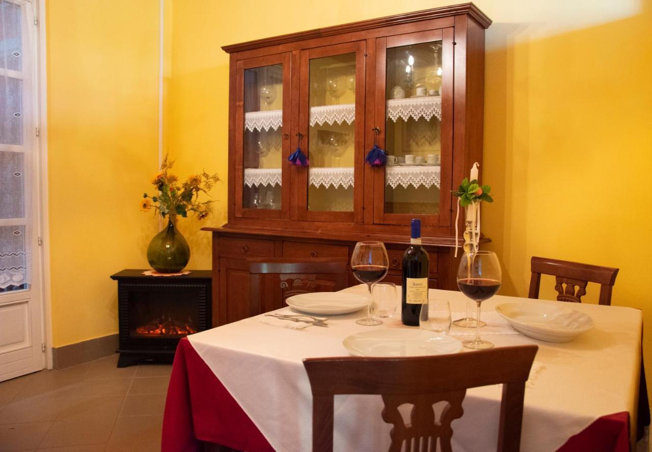 Villa Goccia Di Vino La Morra Kültér fotó