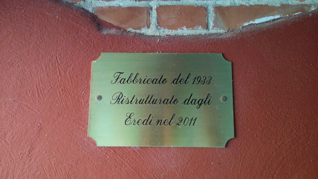 Villa Goccia Di Vino La Morra Kültér fotó