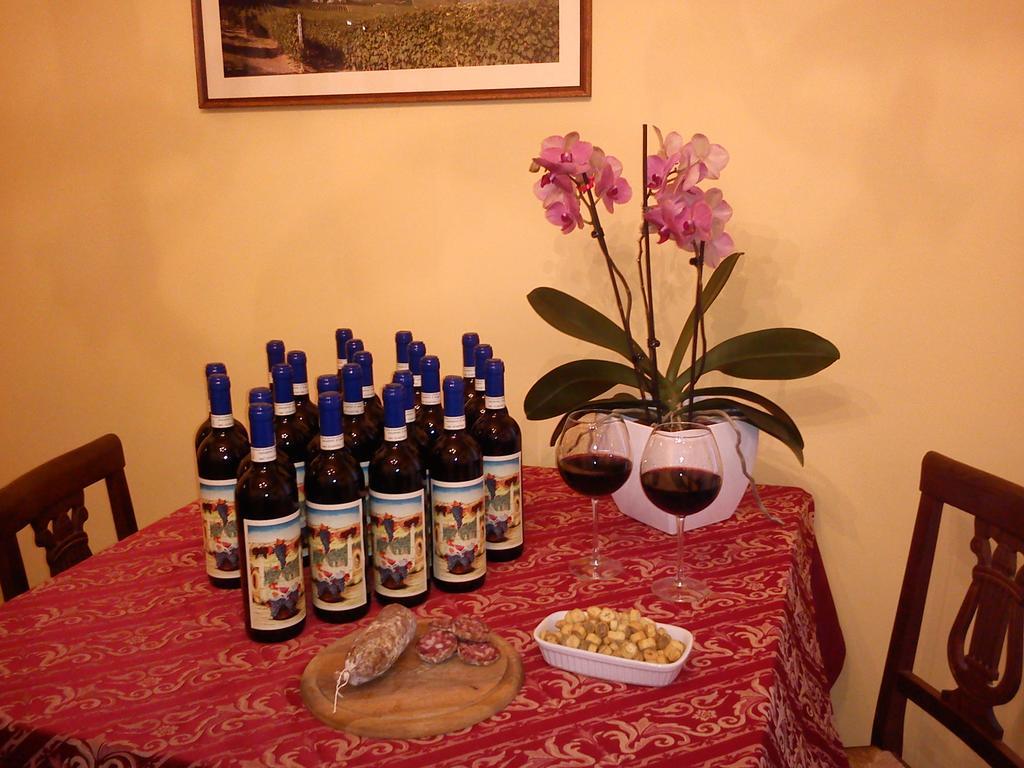 Villa Goccia Di Vino La Morra Kültér fotó