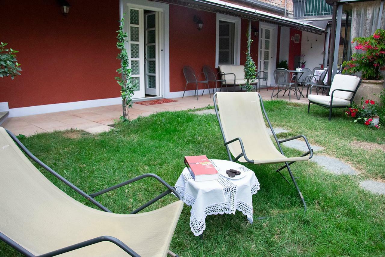 Villa Goccia Di Vino La Morra Kültér fotó